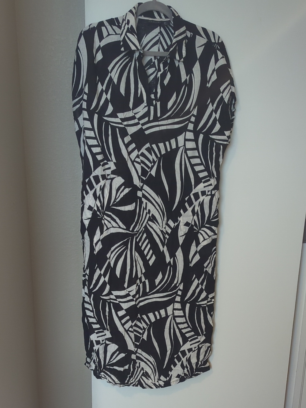 Tahari Black and White Printed Swim Coverup